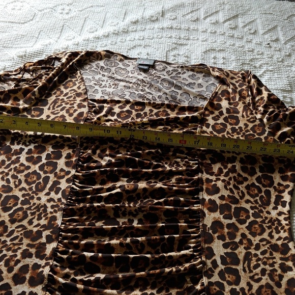 3/4 sleeve leopard print top. - Picture 3 of 7